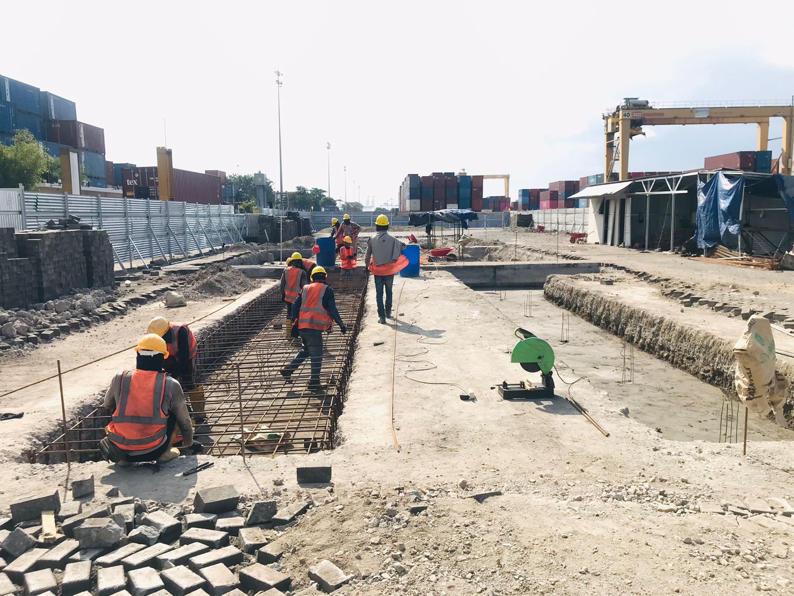 Proyek Dinding Radiasi Pelindo Surabaya